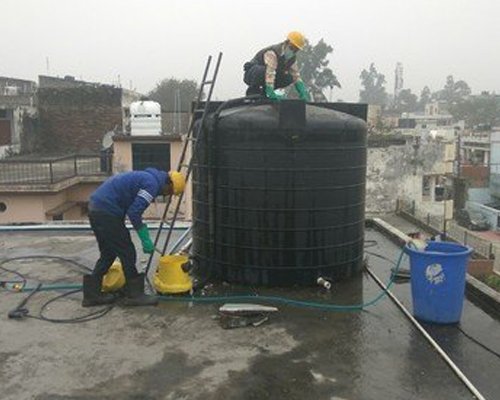 Overhead Water Storage Tanks Cleaning